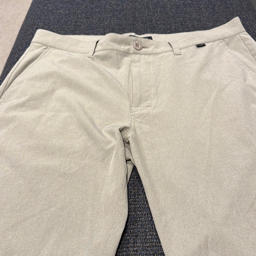 Men’s Travis Mathew Golf Shorts, Flat Front, Gray, Size 36, Like New!